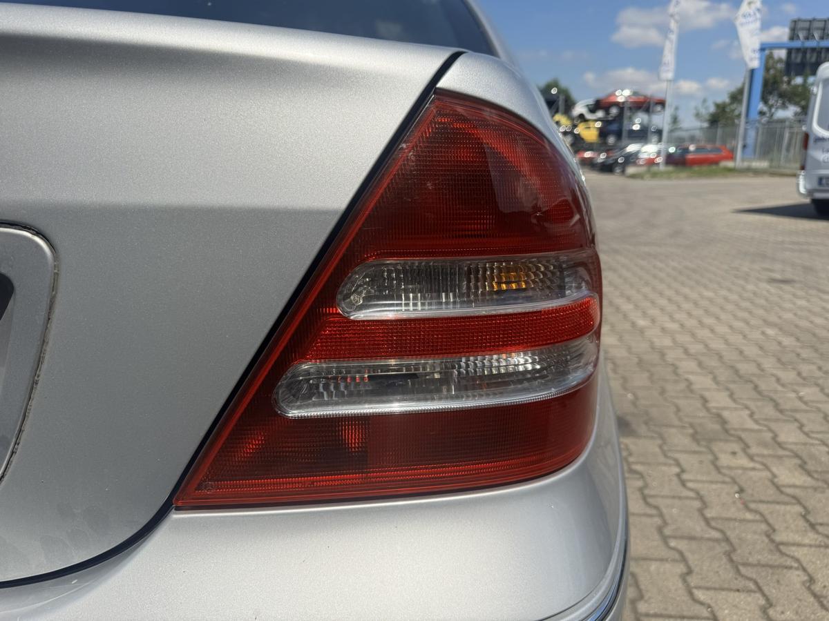 Mercedes C Klasse W203 original R&uuml;cklicht R&uuml;ckleuchte Schlussleuchte rechts Limousine Bj.2001